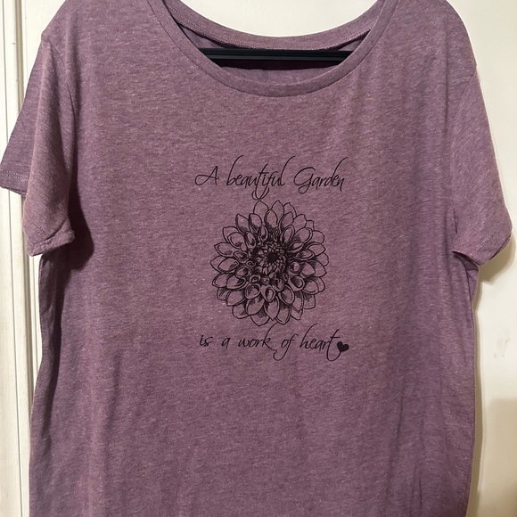 Dahlia Tee - Picture 2 of 3
